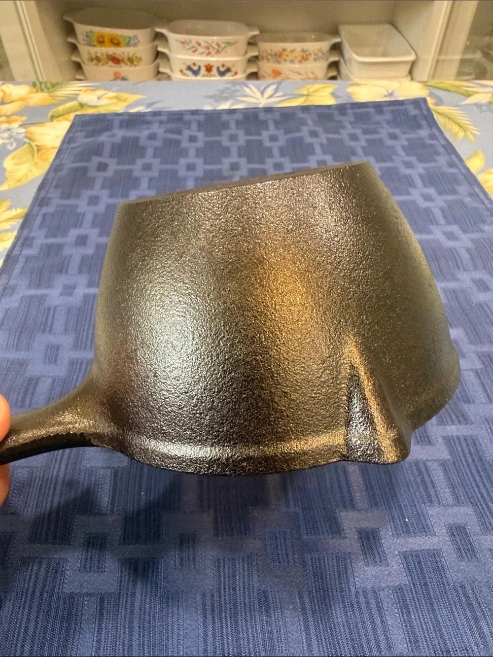 Cast Iron Pouring Saucepan in Black - Classic Kitchen Essential